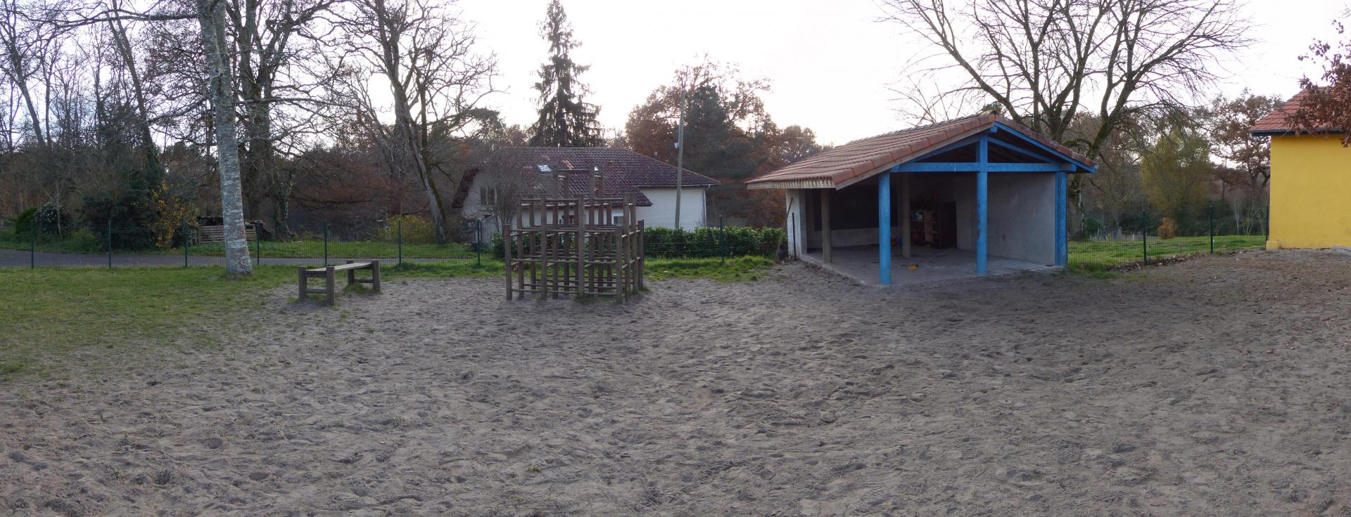 Photo de la cour d'école