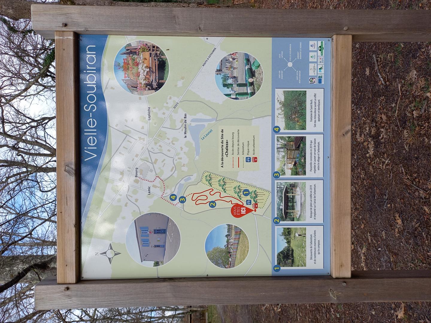 Photo du panneau du circuit de l'arboretum