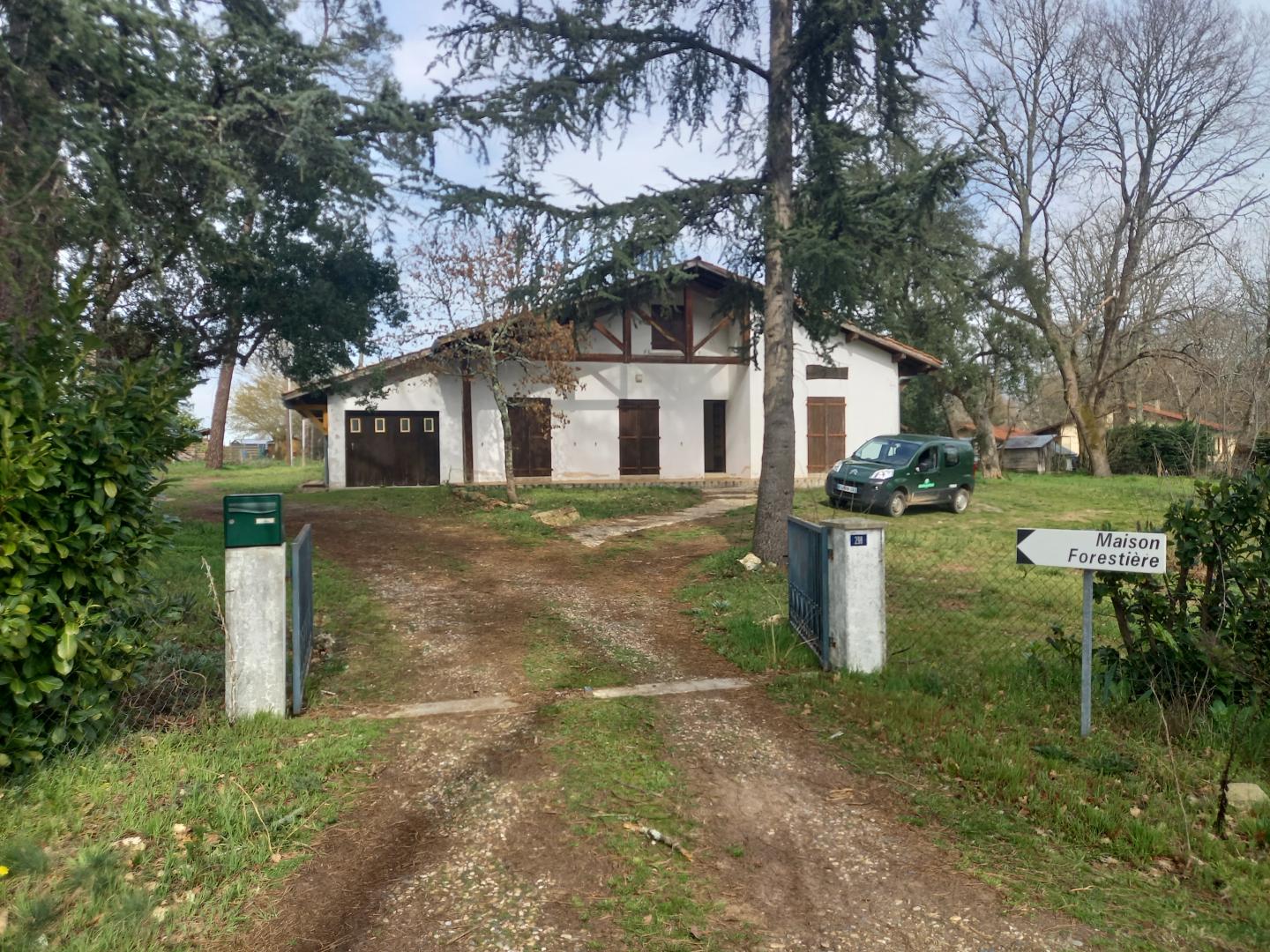 Photo de la maison forestière