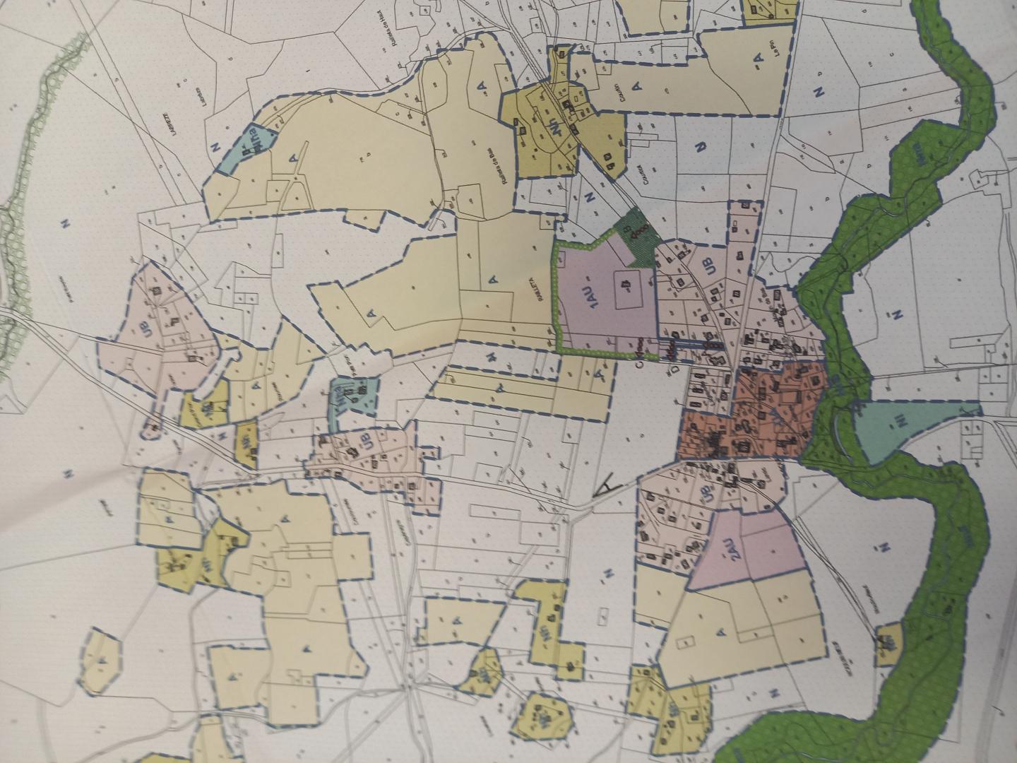 Photo de la carte avec les zones défini par le PLU